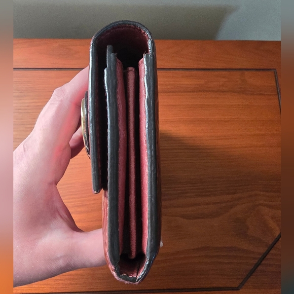 Authentic Gucci Wallet - Picture 6 of 13